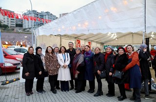 Gemlik’te Yılbaşı Meydanı Açıldı